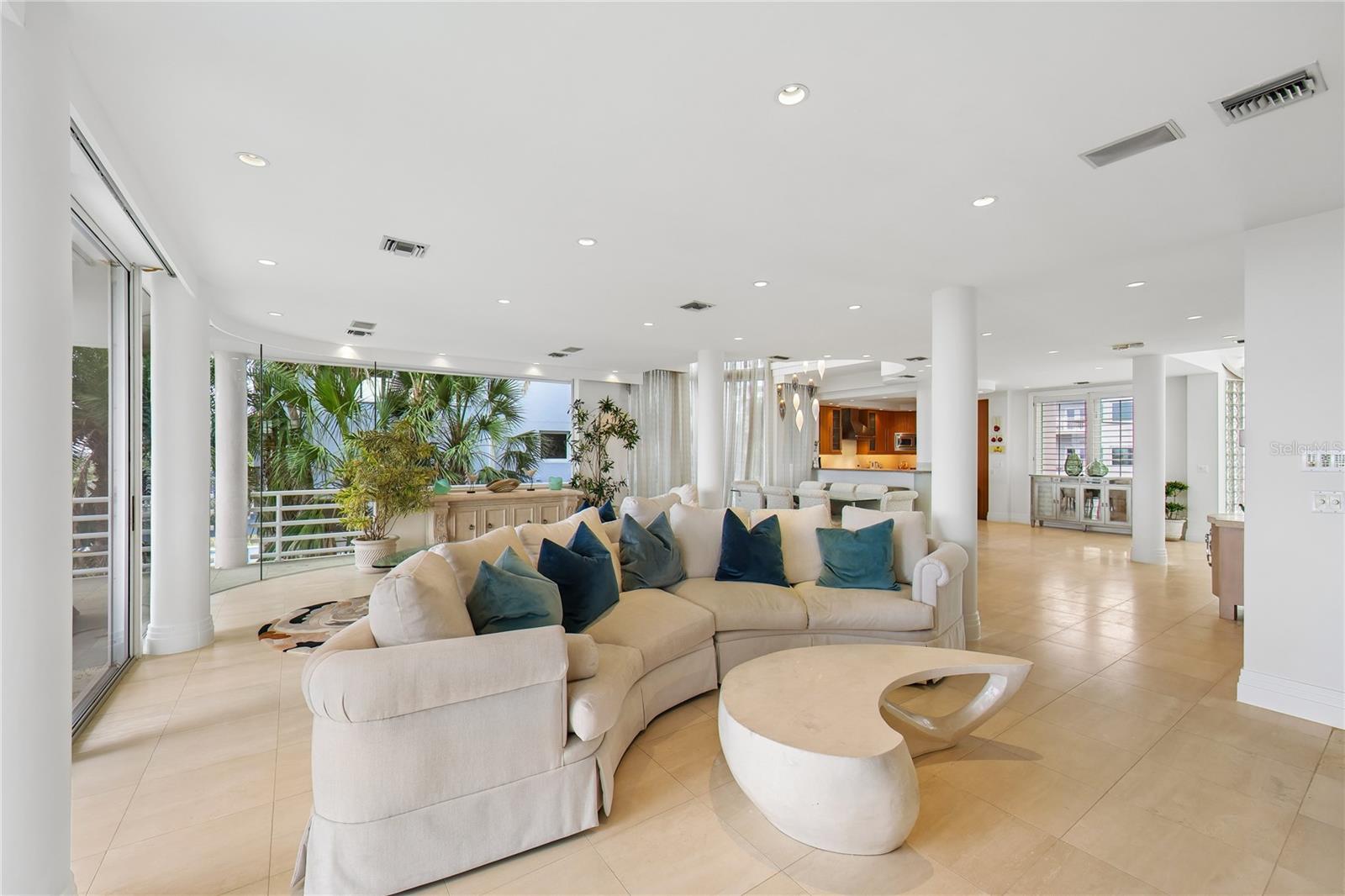 648 BEACH RD