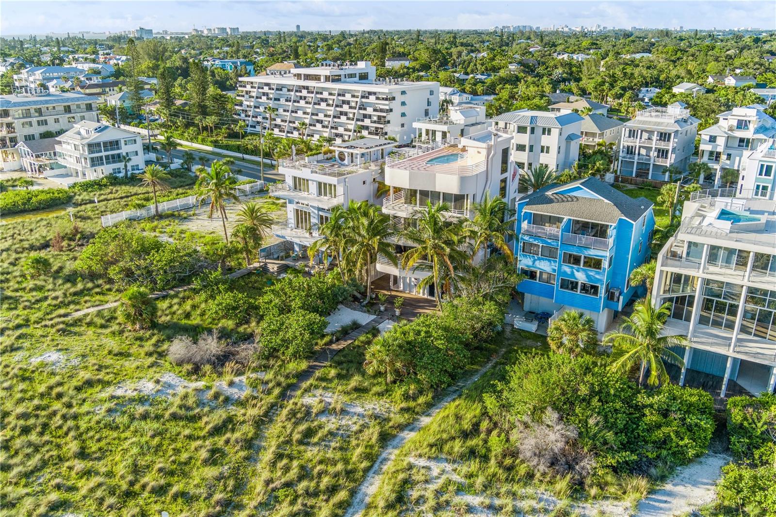 648 BEACH RD