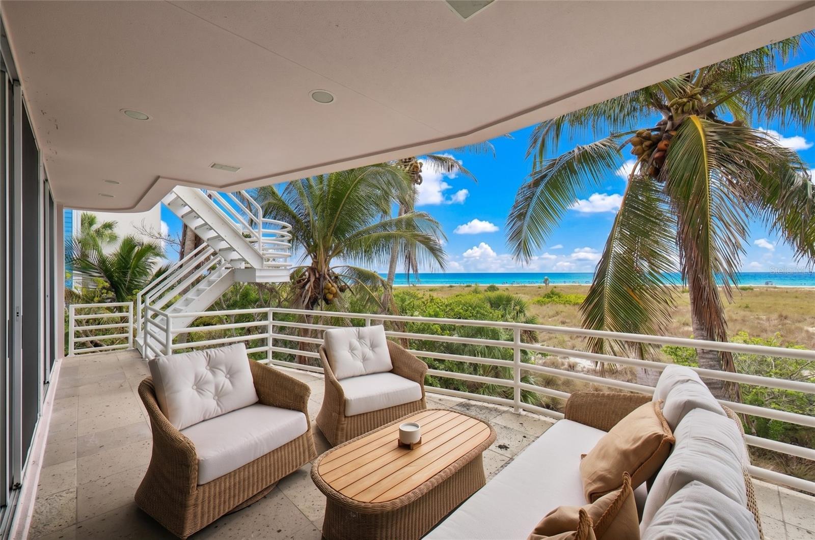 648 BEACH RD