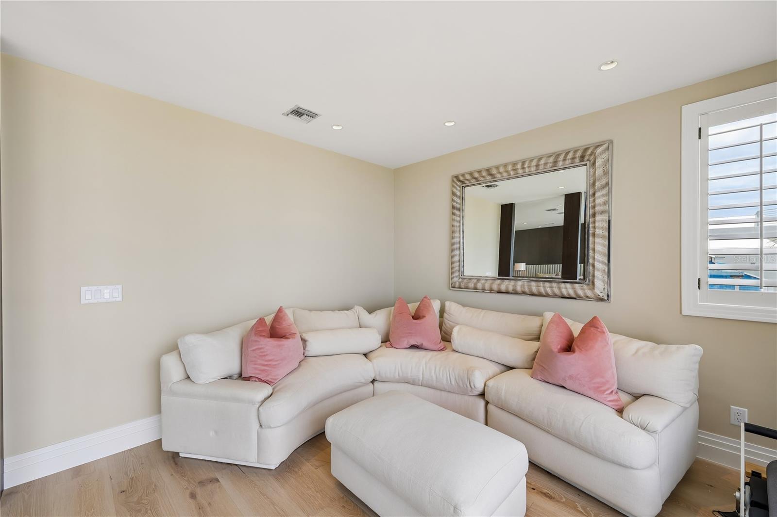 648 BEACH RD