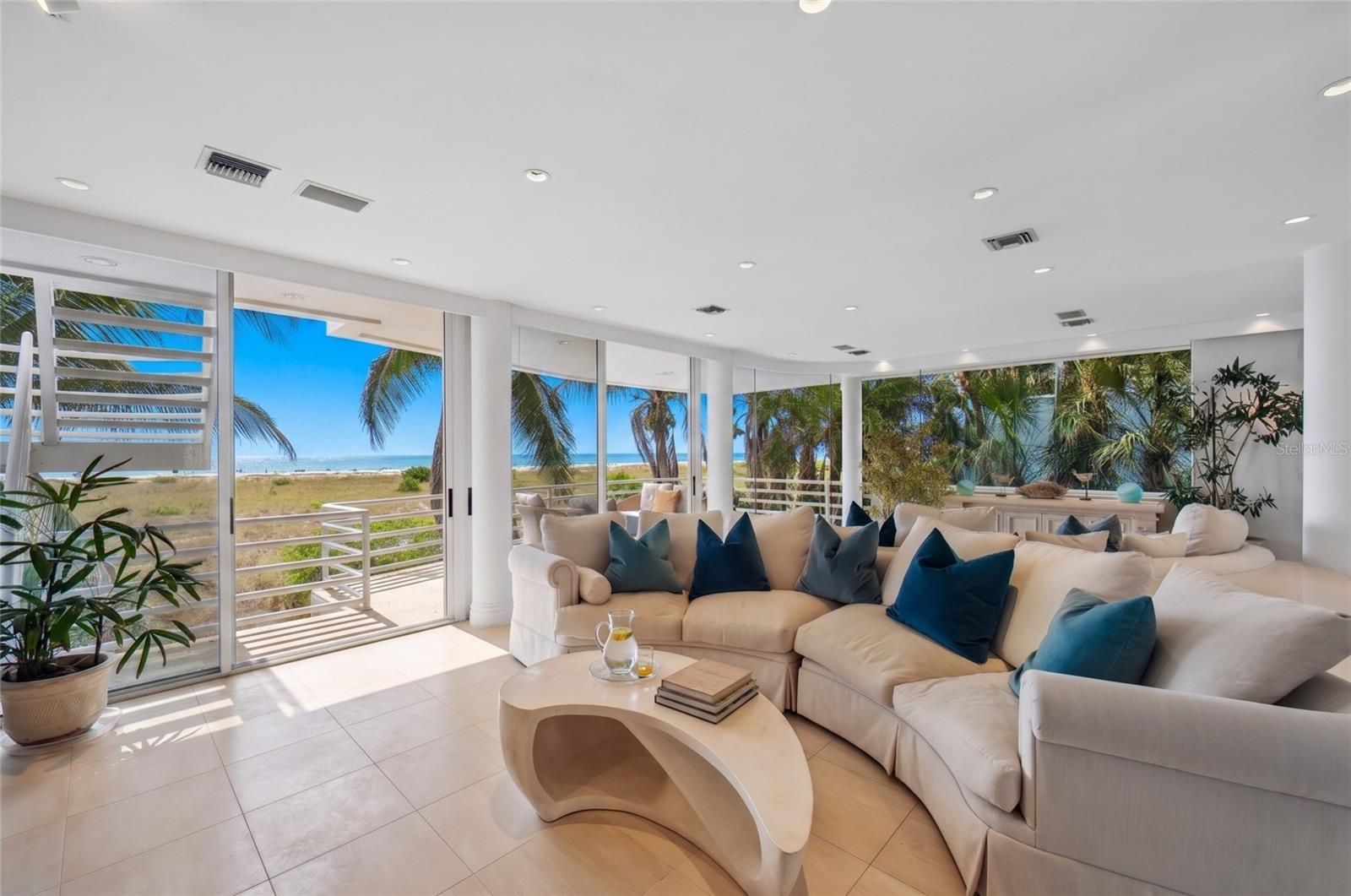 648 BEACH RD