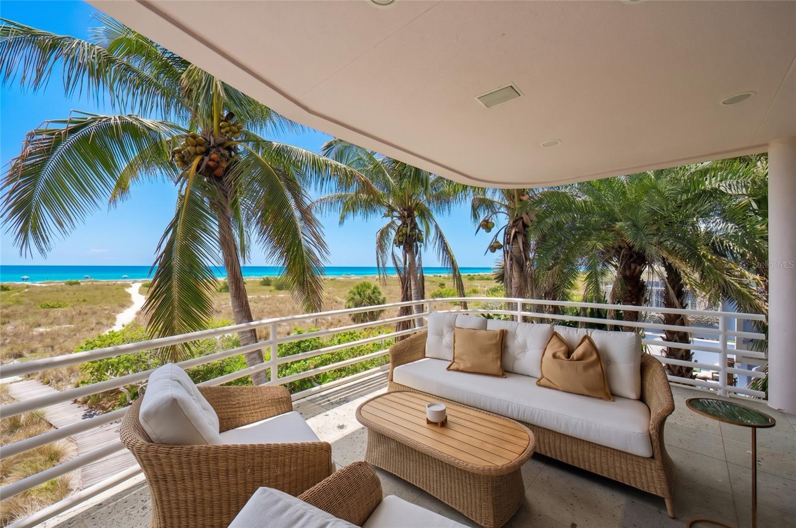 648 BEACH RD
