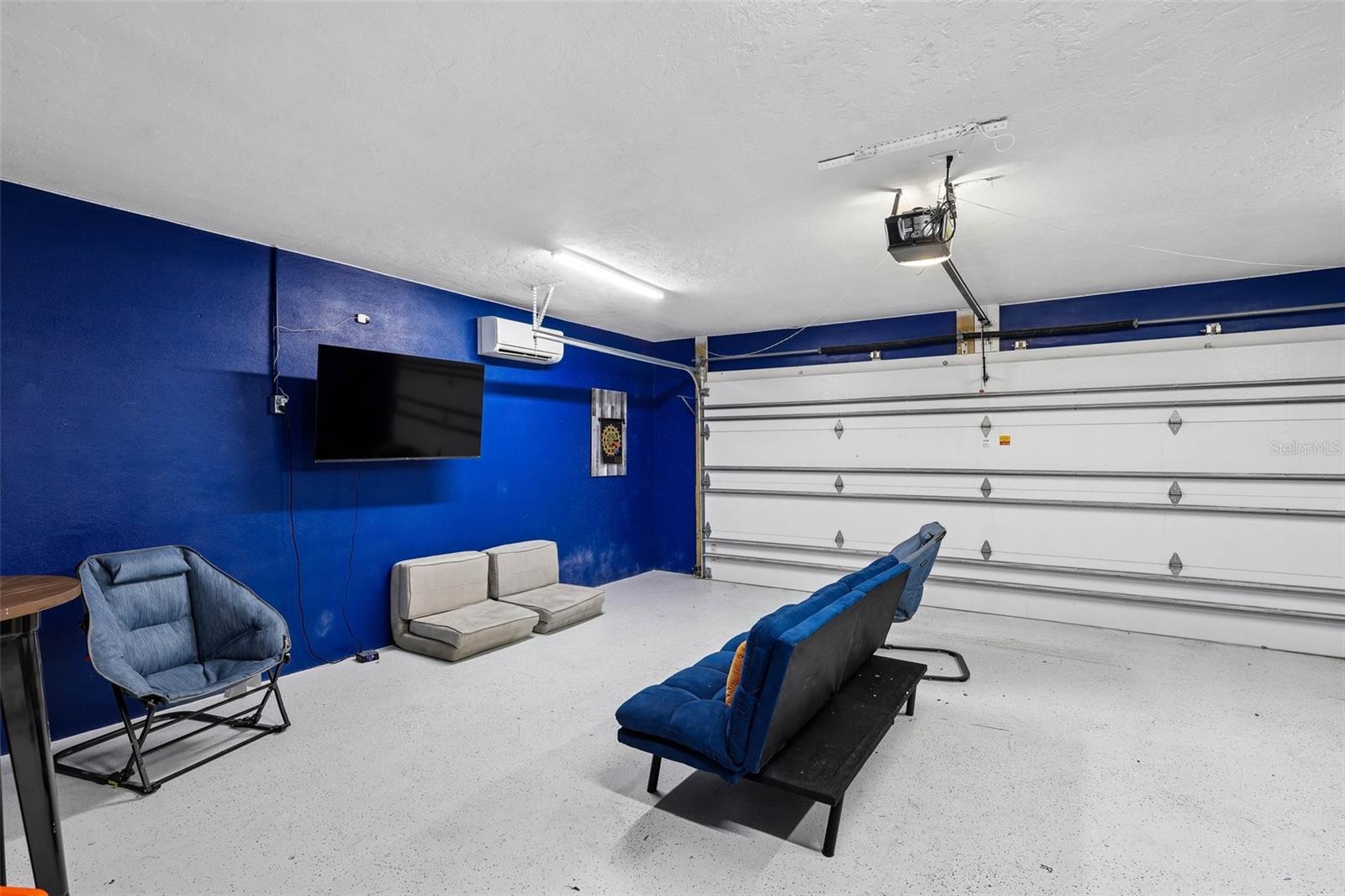 322 SUWANEE AVE