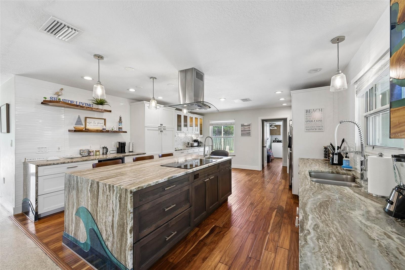322 SUWANEE AVE