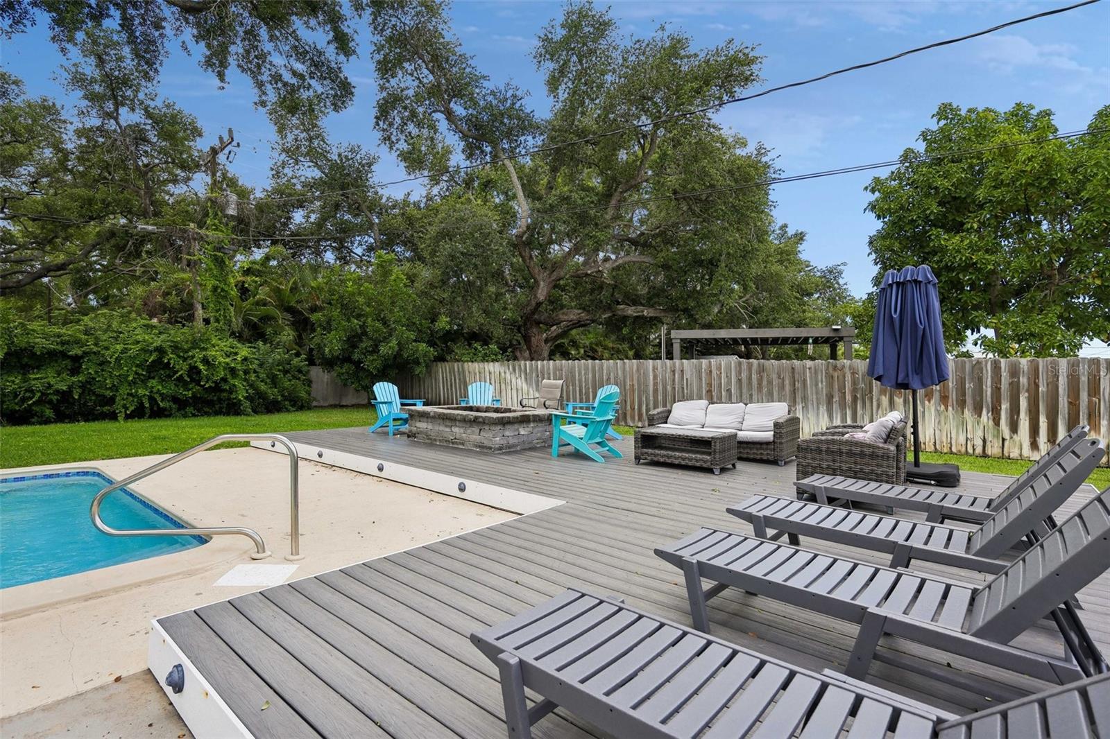 322 SUWANEE AVE