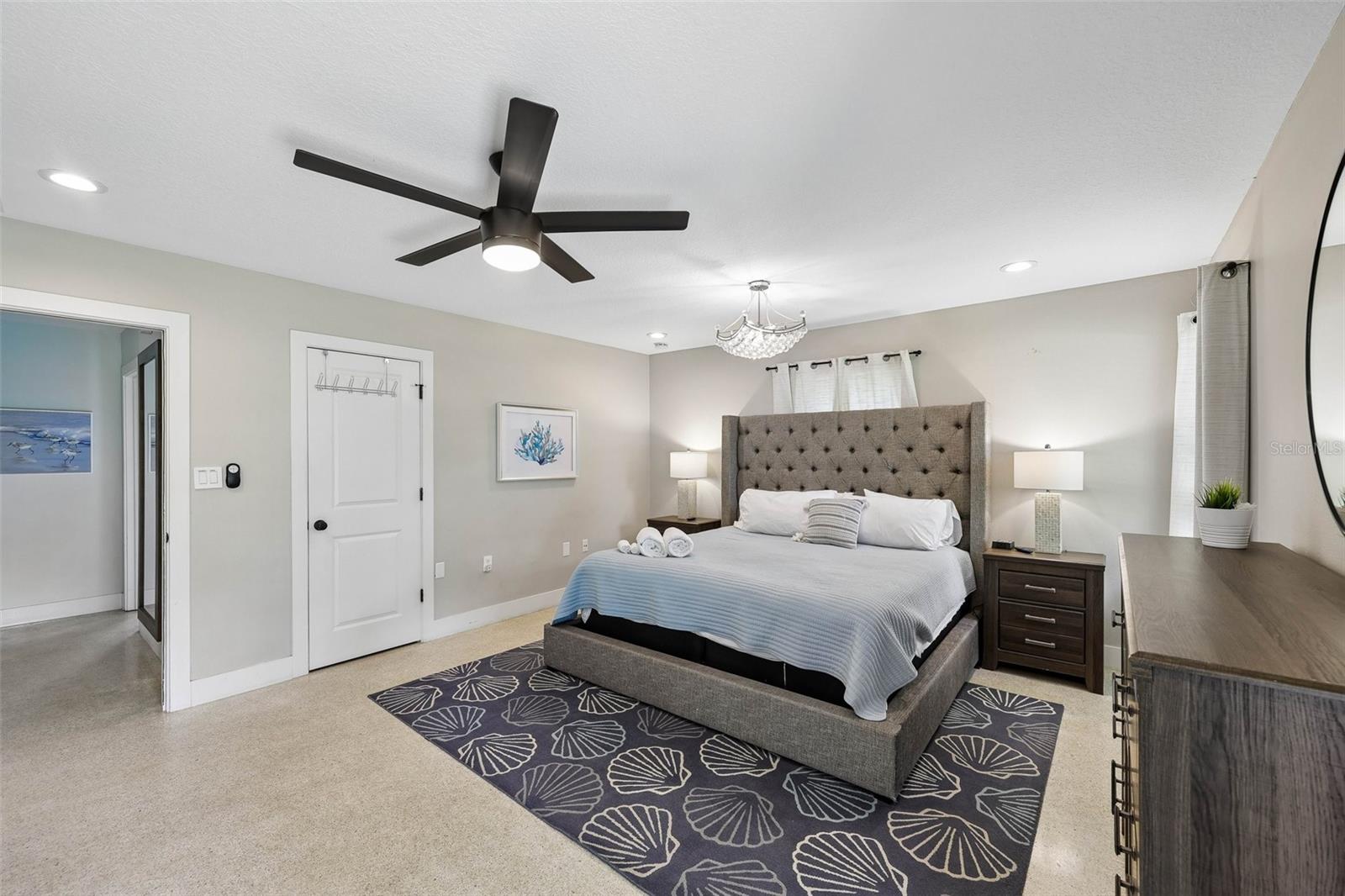 322 SUWANEE AVE