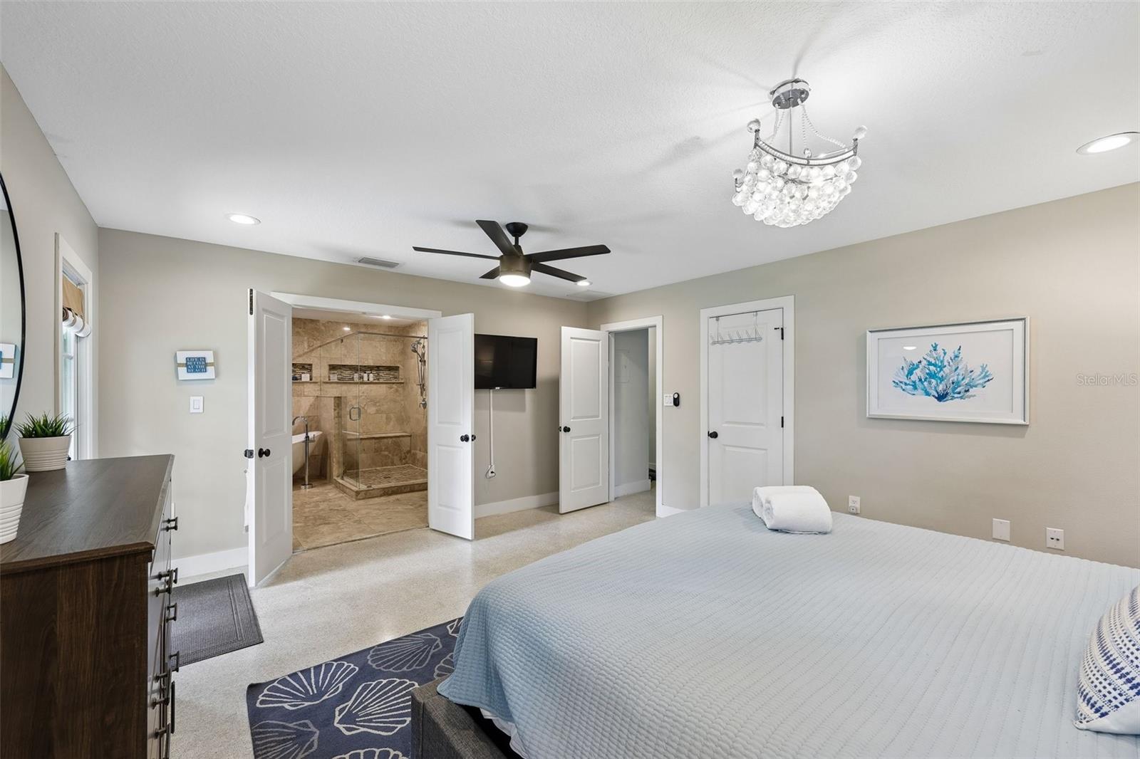 322 SUWANEE AVE