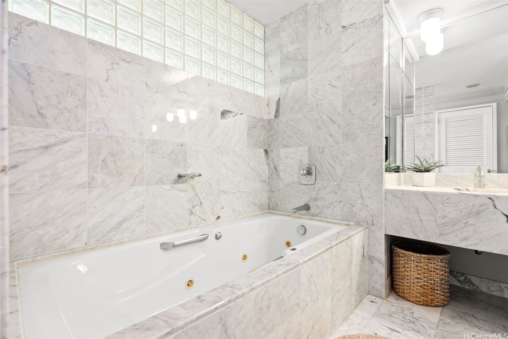 1330 Ala Moana Boulevard 1505