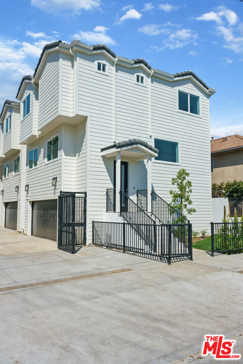 14655 W Sara Ln