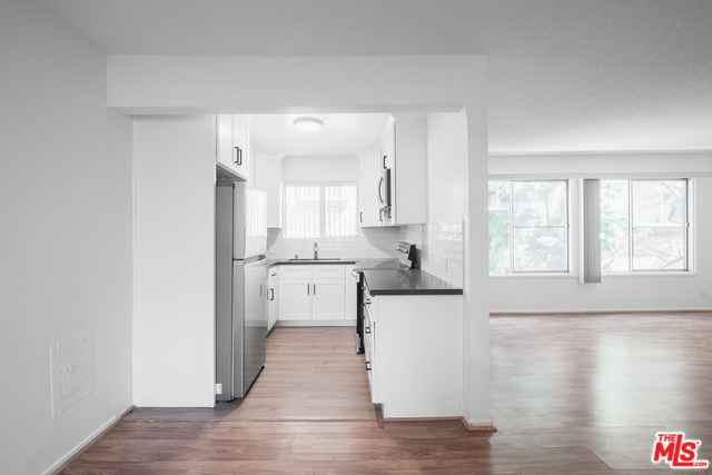621 SAN VICENTE Unit: 205