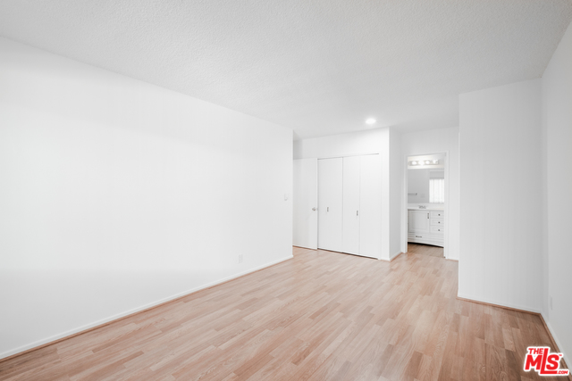 621 SAN VICENTE Unit: 205