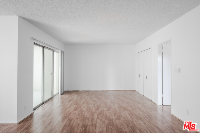 621 SAN VICENTE Unit: 205