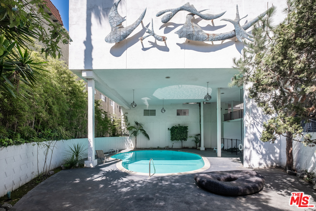 621 SAN VICENTE Unit: 205