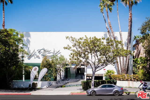 621 SAN VICENTE Unit: 205