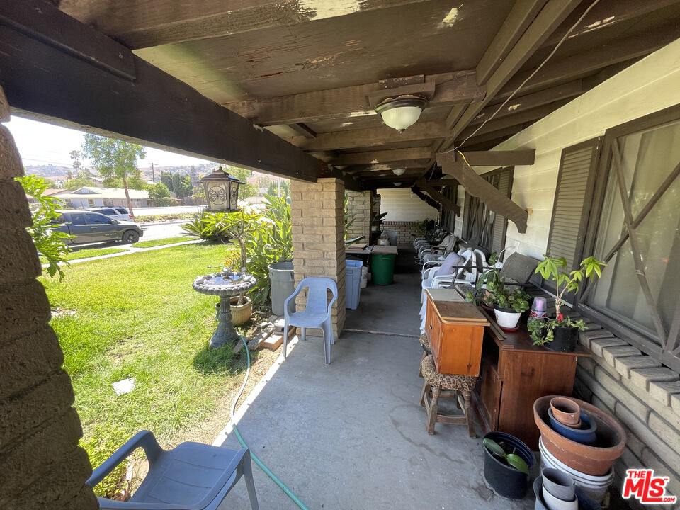 2453 Fullerton Rd