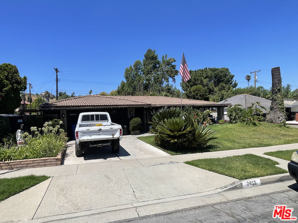 2453 Fullerton Rd