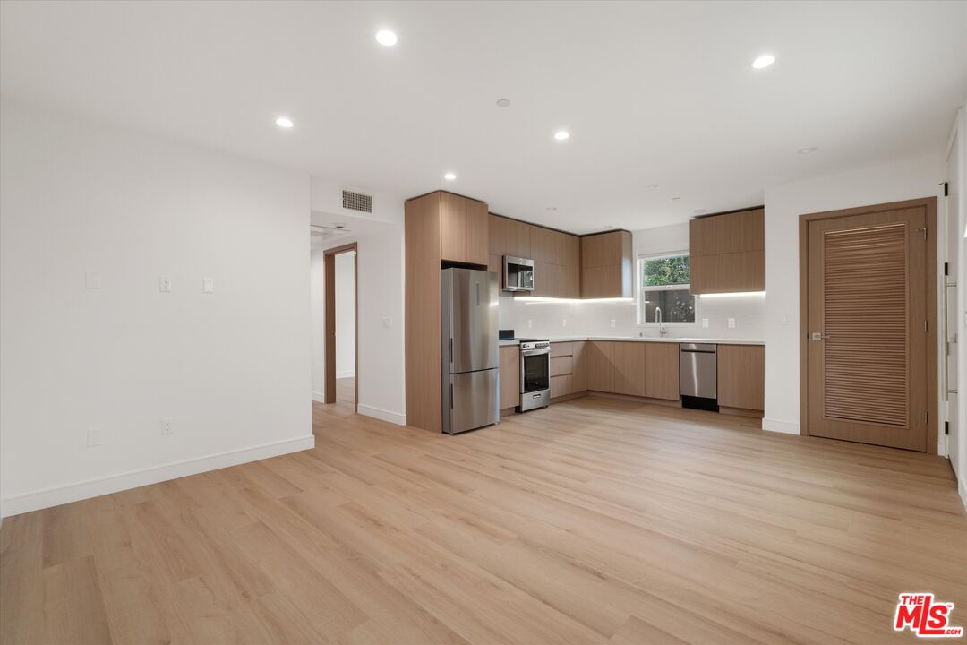 5532 Sunnyslope Ave