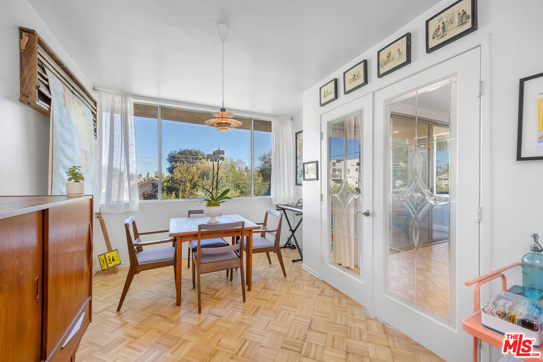 4487 Colbath Ave Unit: 310