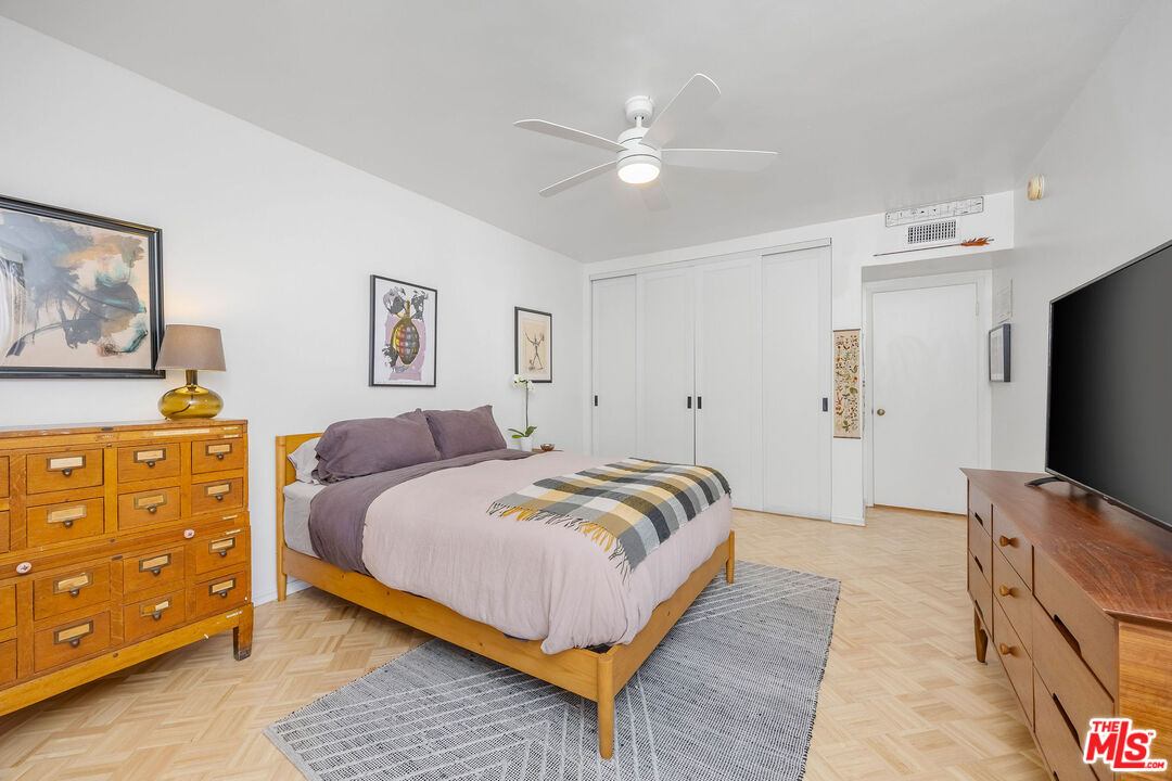 4487 Colbath Ave Unit: 310
