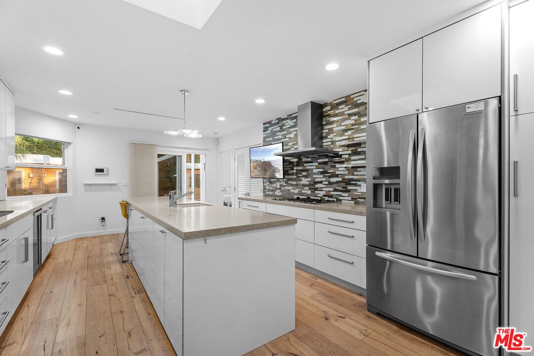 4136 Greenbush Ave