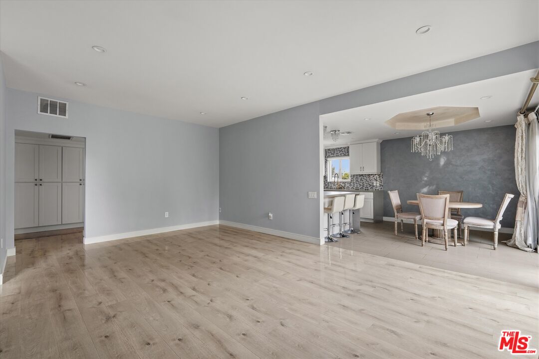 5534 Sylmar Ave Unit: 7