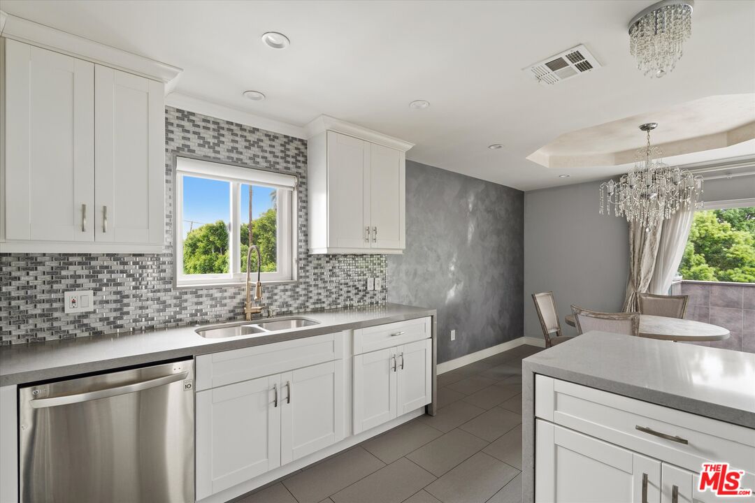 5534 Sylmar Ave Unit: 7
