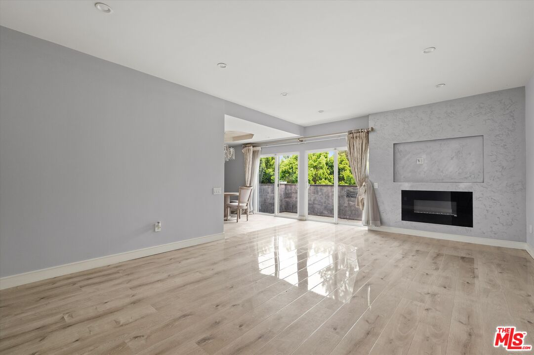 5534 Sylmar Ave Unit: 7