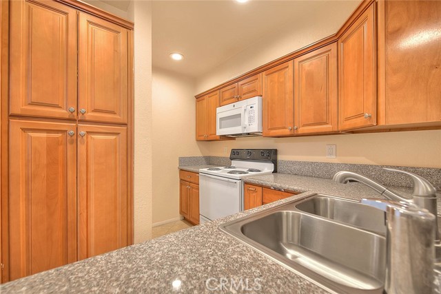 10655 Lemon AVE Unit: 4004