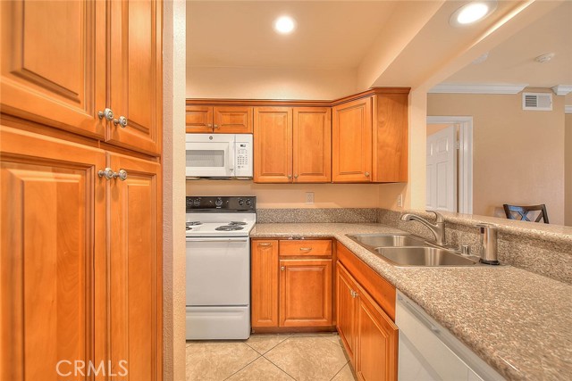 10655 Lemon AVE Unit: 4004