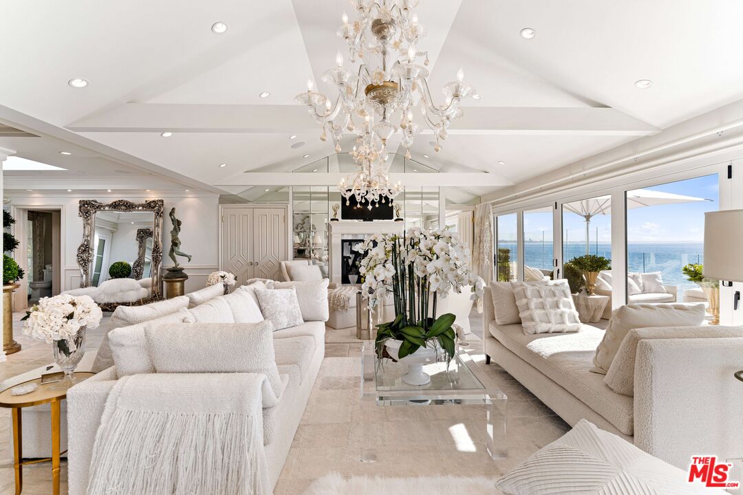 19620 Pacific Coast Highway