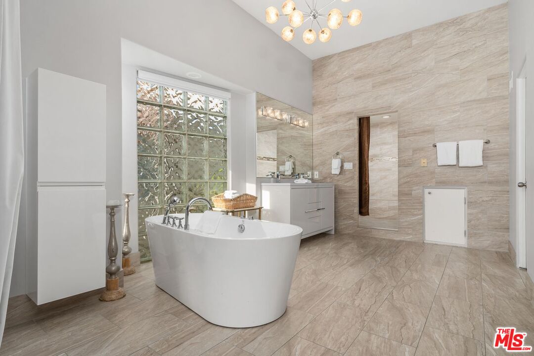 11834 Pacific Coast Hwy