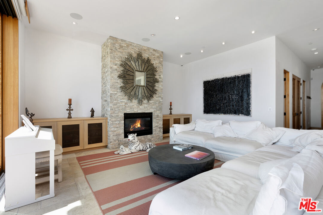 19824 Pacific Coast Hwy