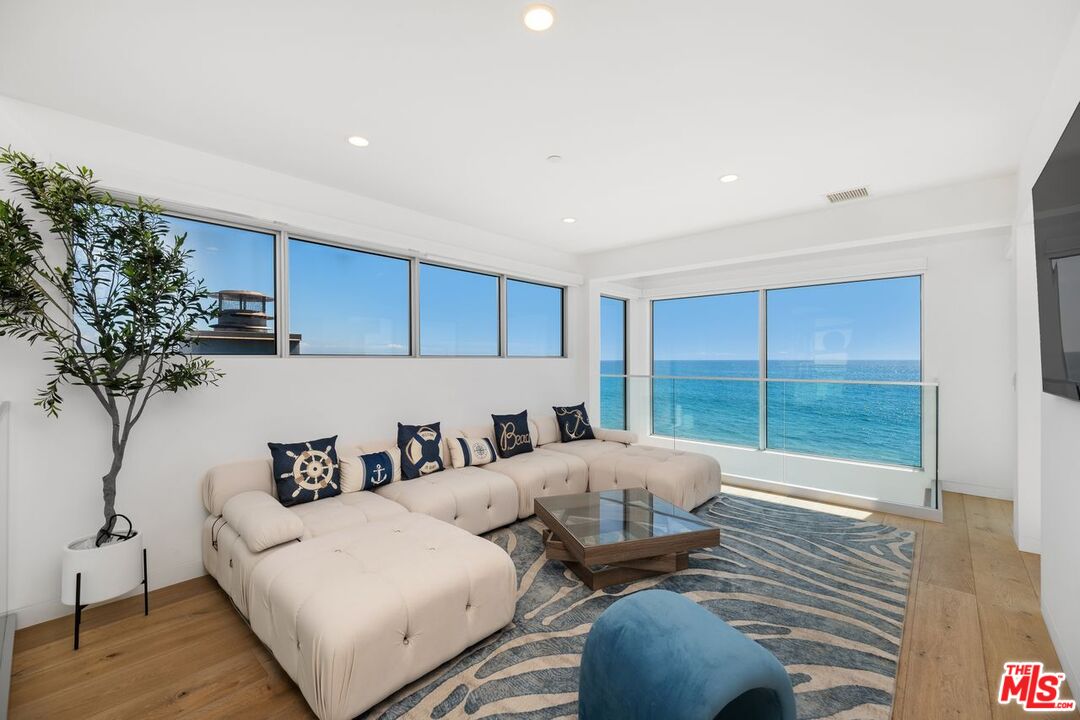 19216 Pacific Coast Hwy