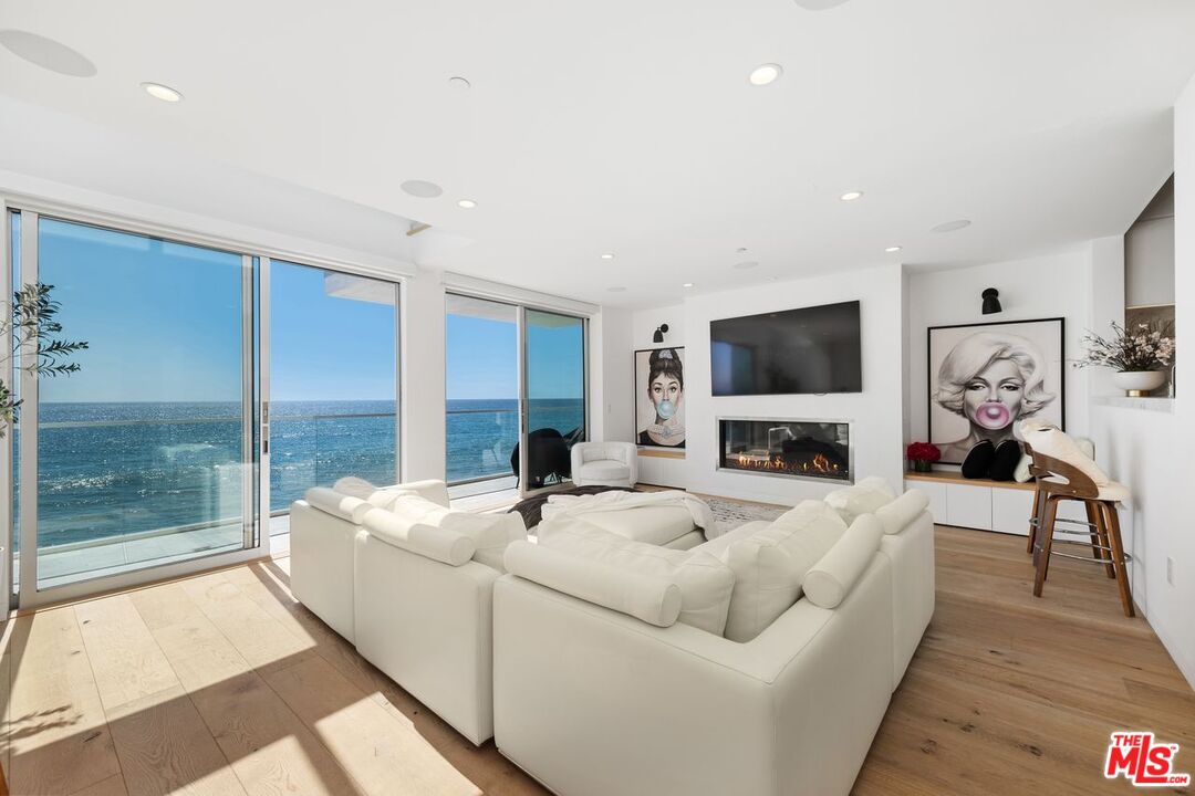 19216 Pacific Coast Hwy