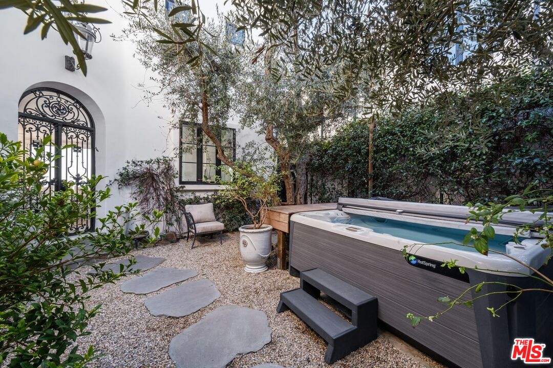 27212 Escondido Beach Rd