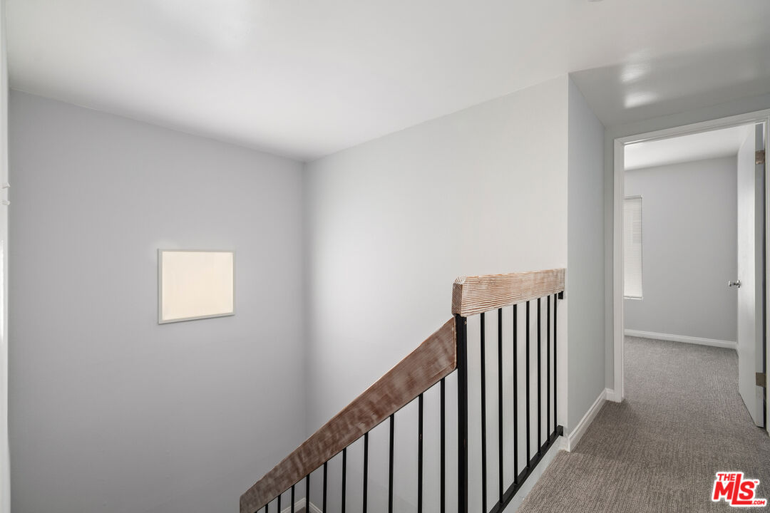 2337 Oak St Unit: 2