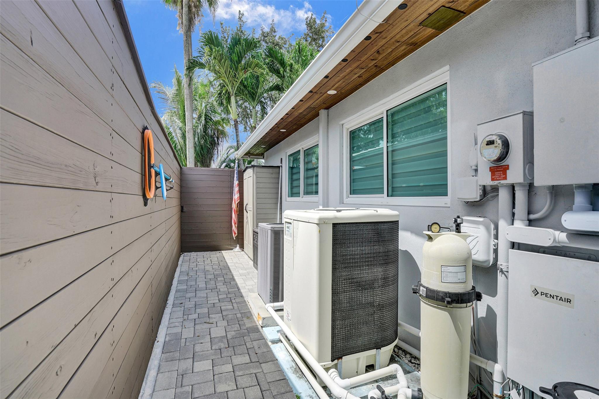 131 SE 8th St