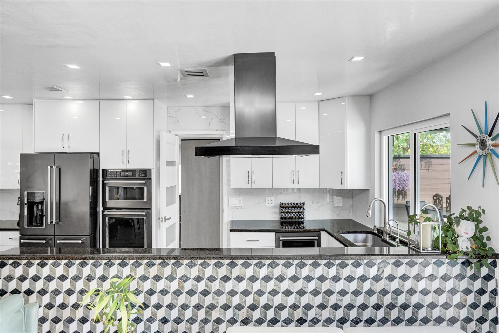 131 SE 8th St