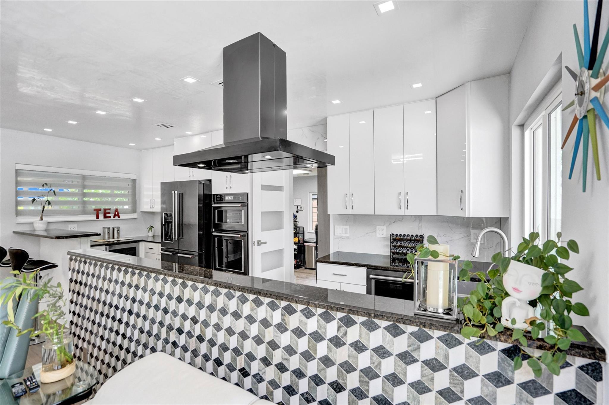 131 SE 8th St