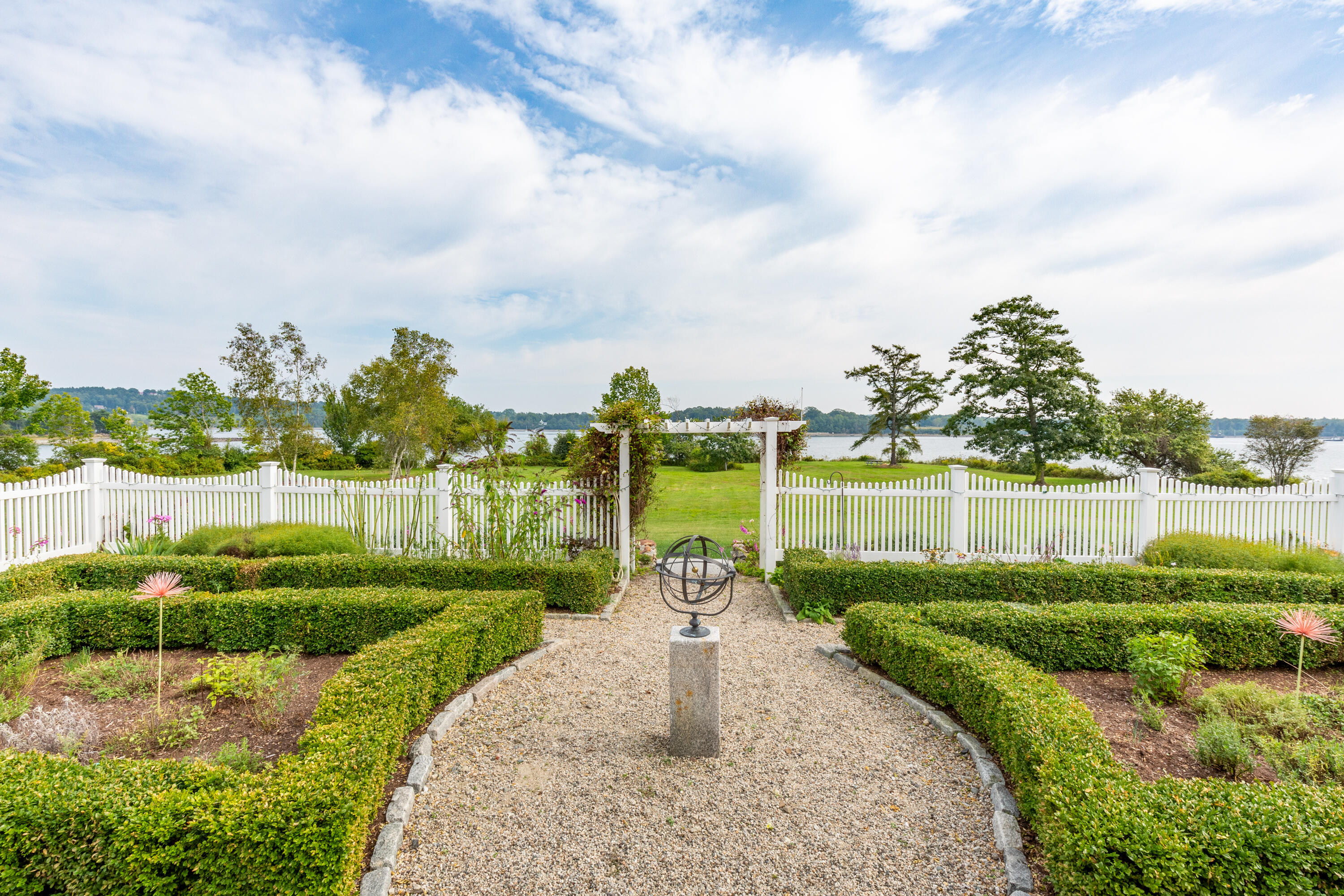 35 Old Fields Way