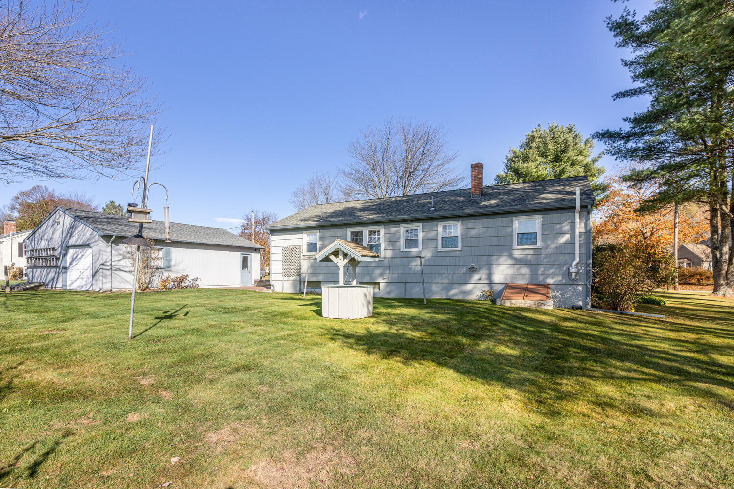 6 Lawn Avenue