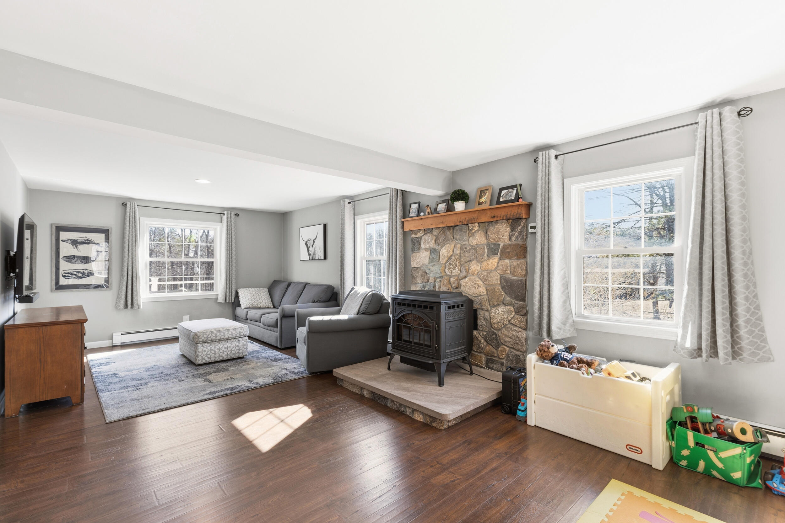 294 QUAKER RIDGE Road