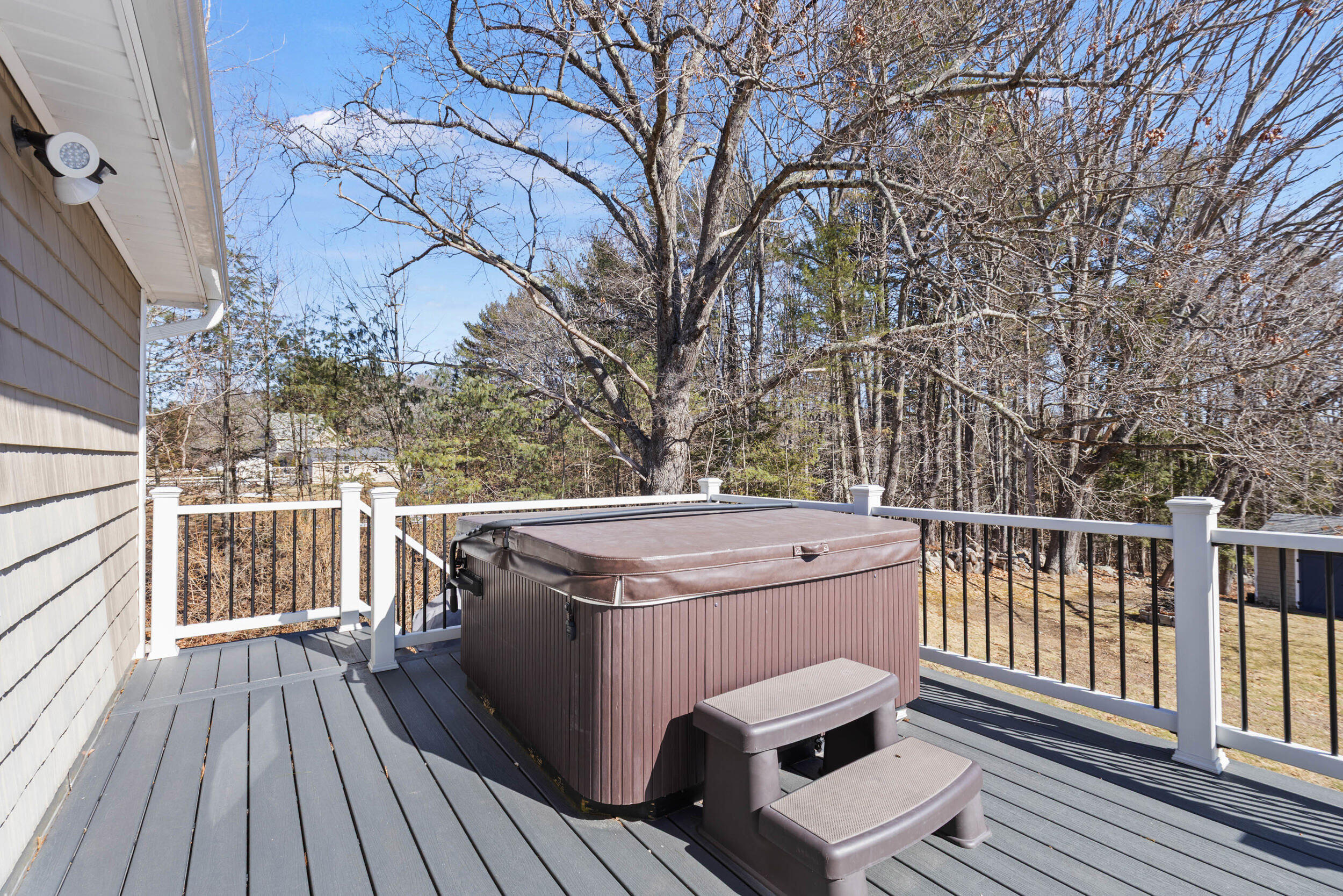 294 QUAKER RIDGE Road