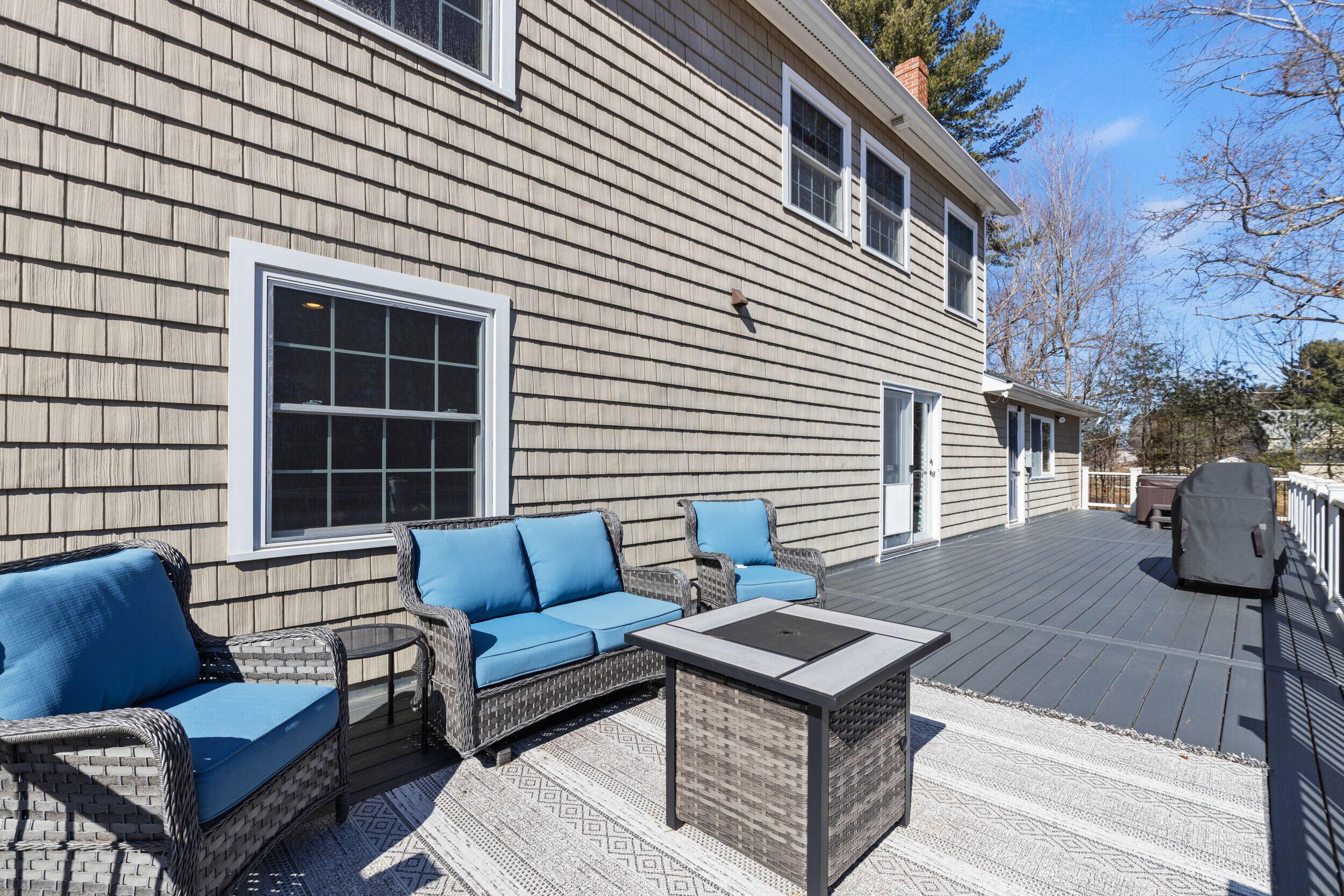 294 QUAKER RIDGE Road