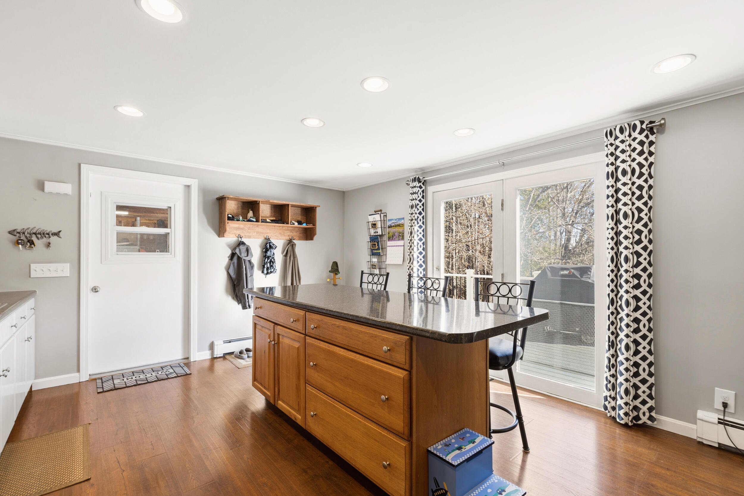 294 QUAKER RIDGE Road