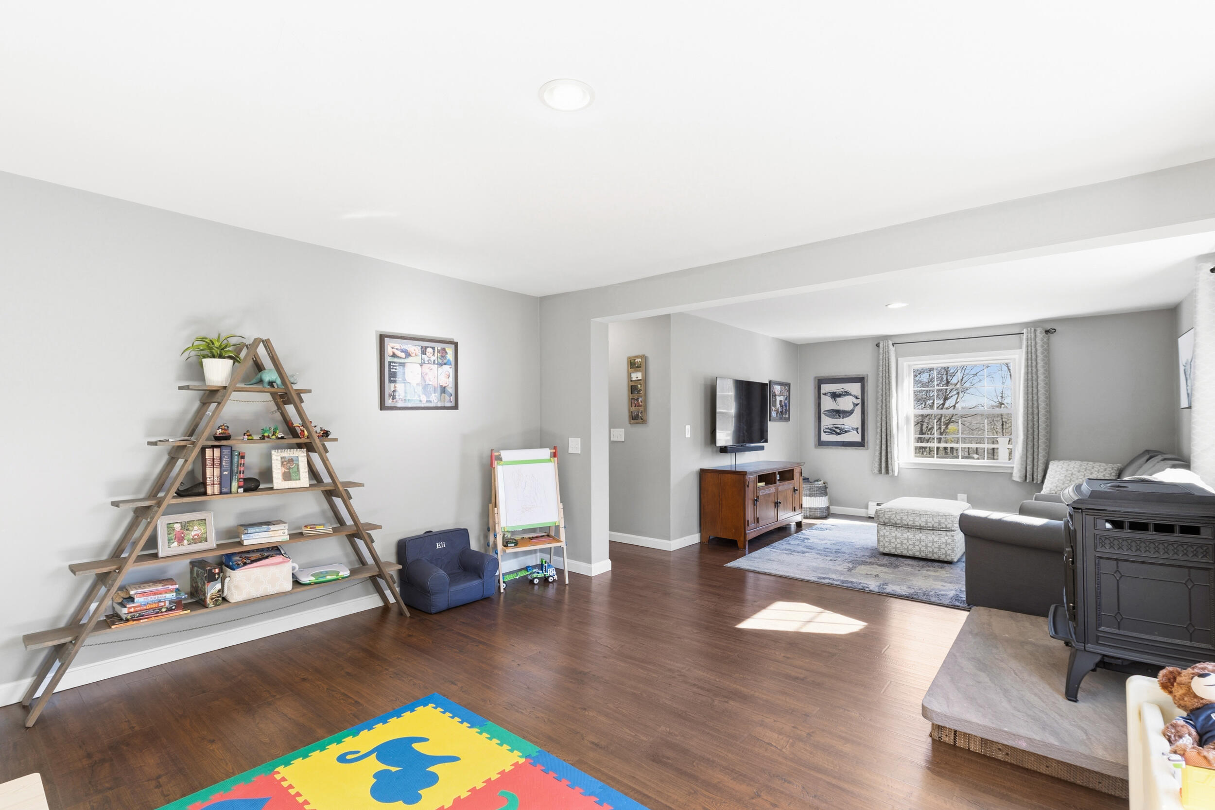 294 QUAKER RIDGE Road