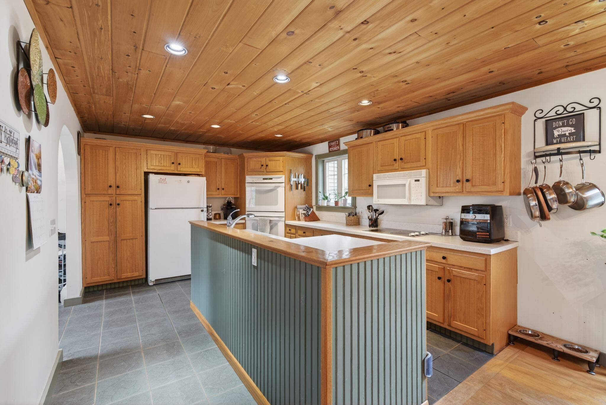 8 Colina Drive