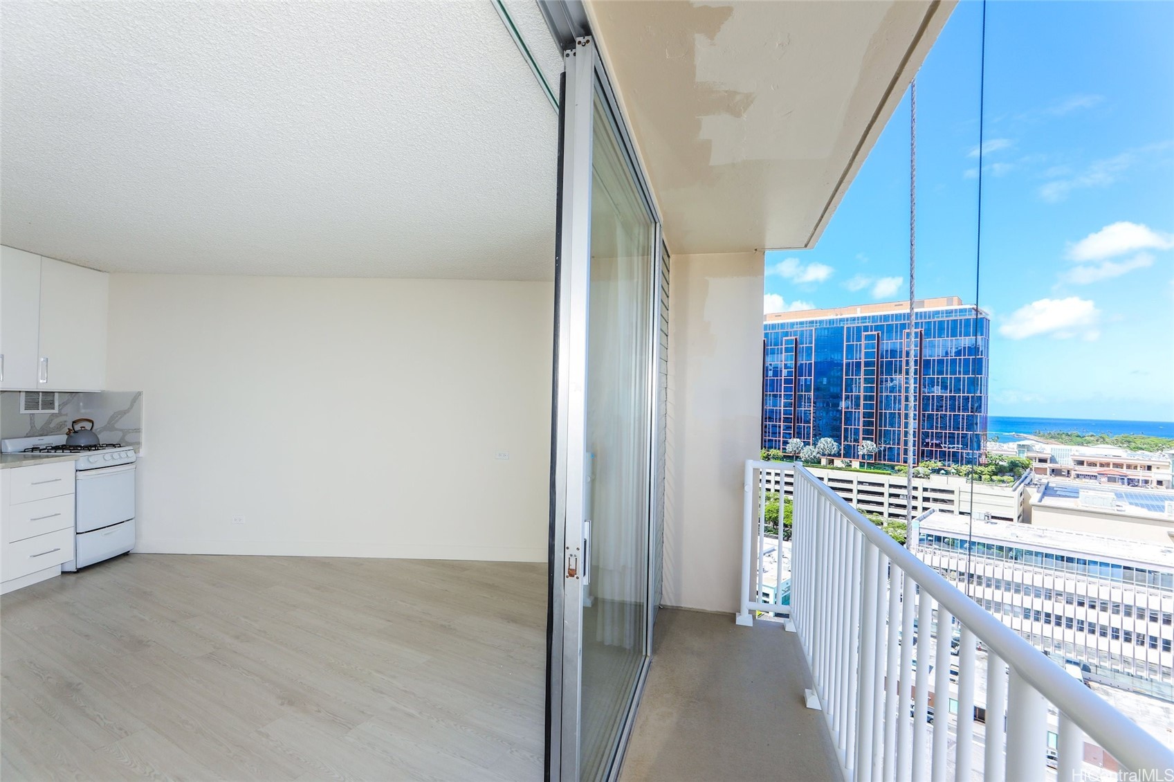 750 Amana Street 1612