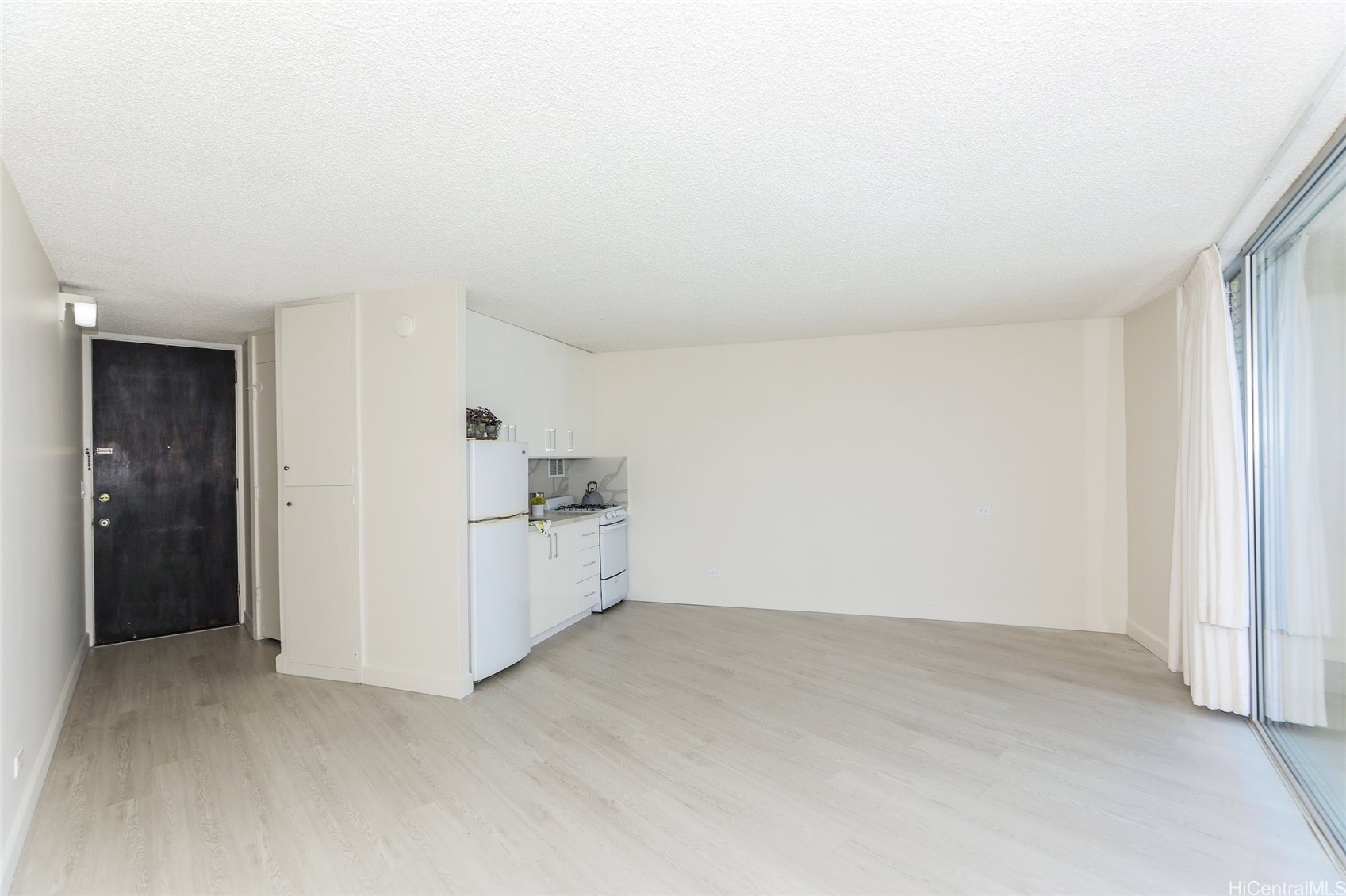750 Amana Street 1612