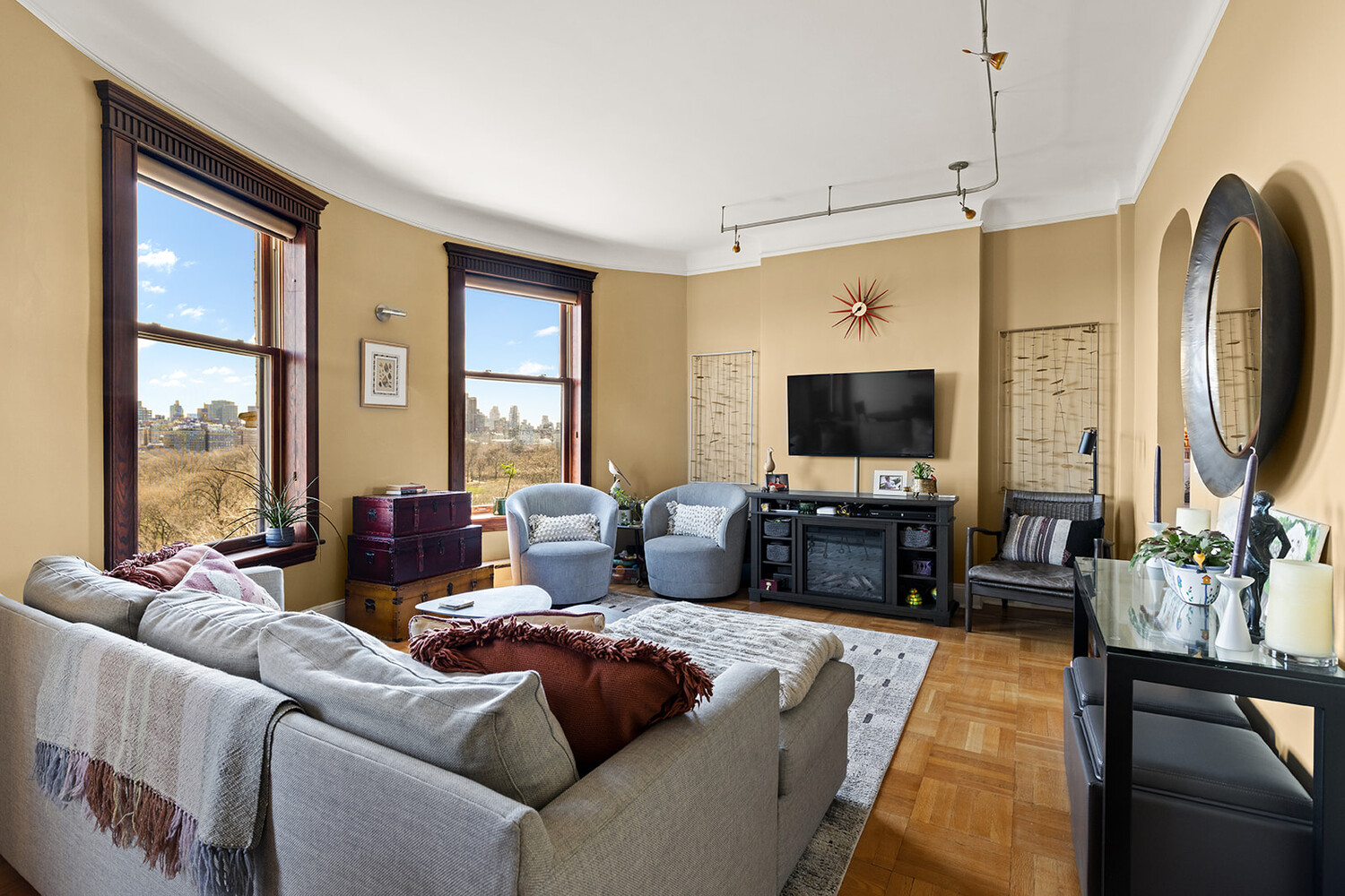 418 CENTRAL Park W 106